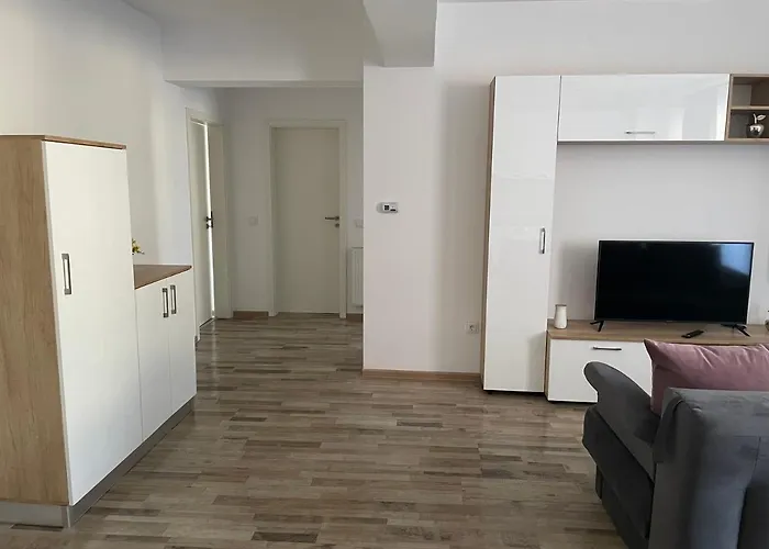 Apartament Ema 11 *